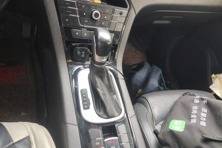Used MG GS 2015 1.5TGI TST Luxury Edition Gear Lever