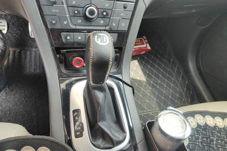 Used MG GS 2015 2.0TGI TST Four-Wheel Drive Flagship Edition Gear Lever