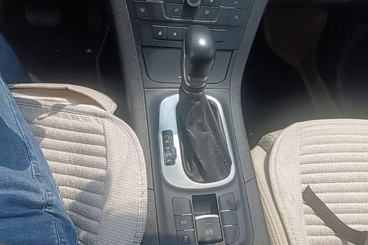 Used MG GS 2015 1.5TGI TST Elite Edition Gear Lever