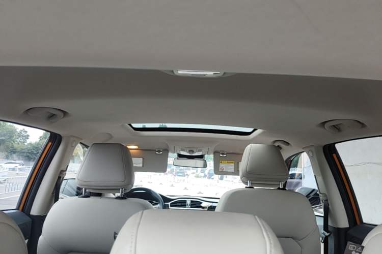 Used MG GS 2015 1.5TGI TST Luxury Edition Headliner