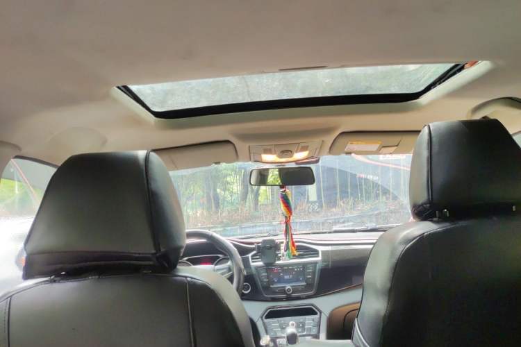 Used MG GS 2015 1.5TGI TST Luxury Edition Headliner