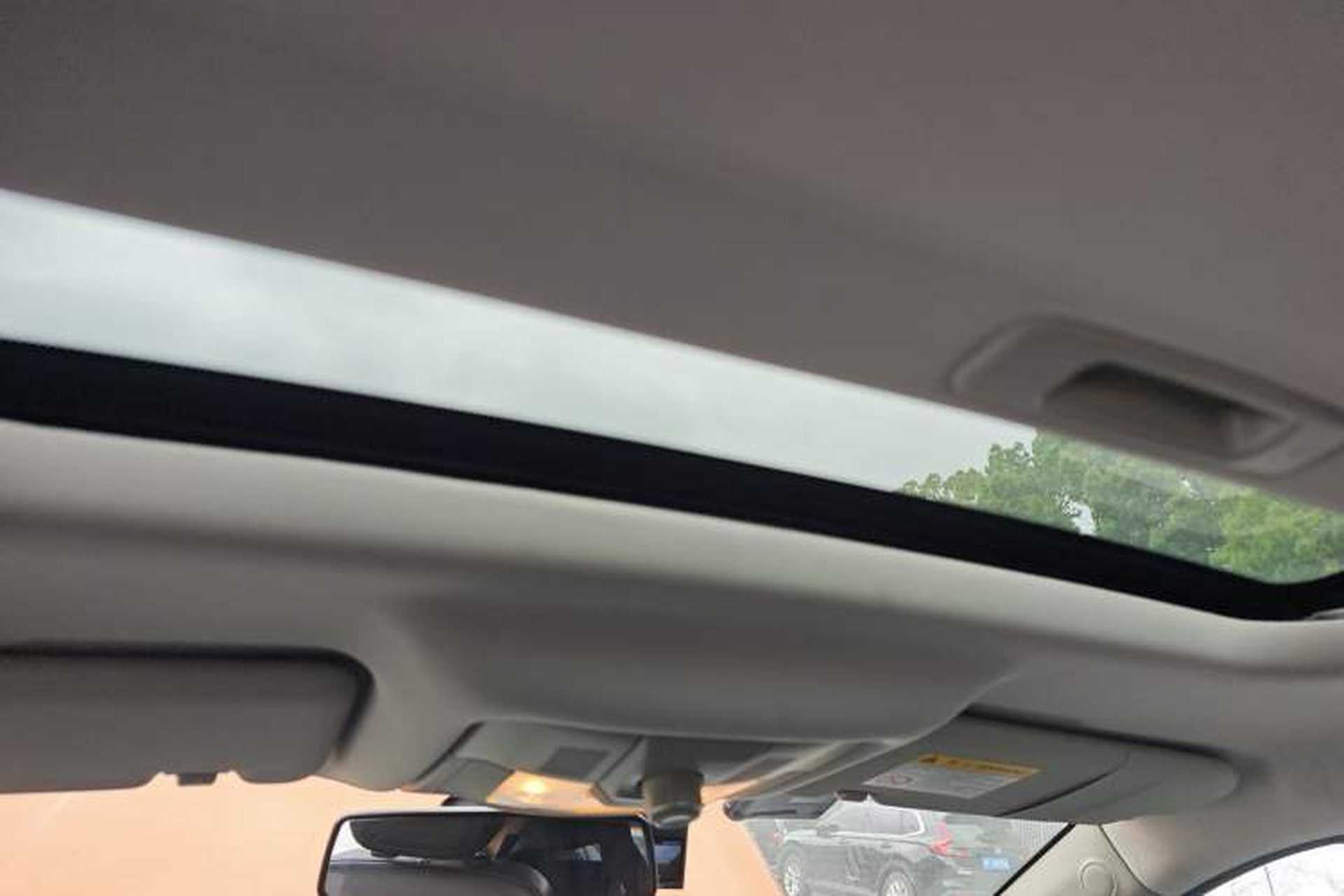 Used MG GS 2015 1.5TGI TST Luxury Edition Headliner