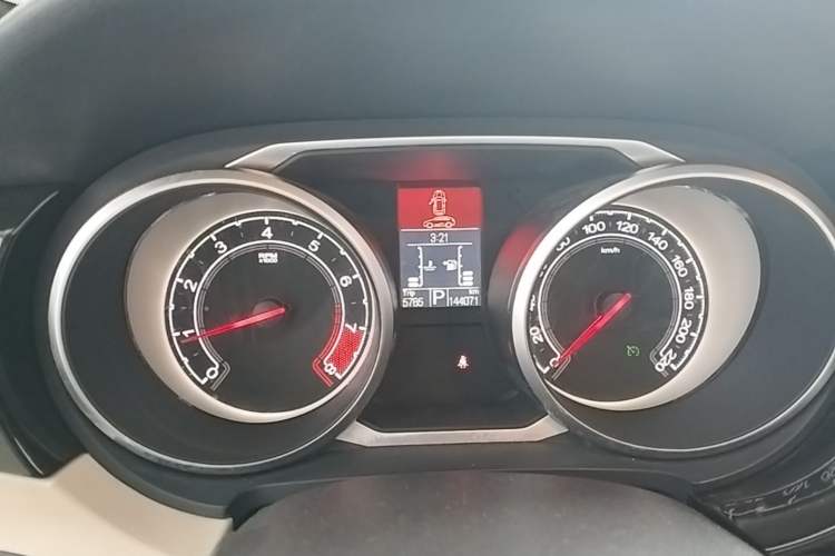 Used MG GS 2015 1.5TGI TST Luxury Edition Instrument Cluster