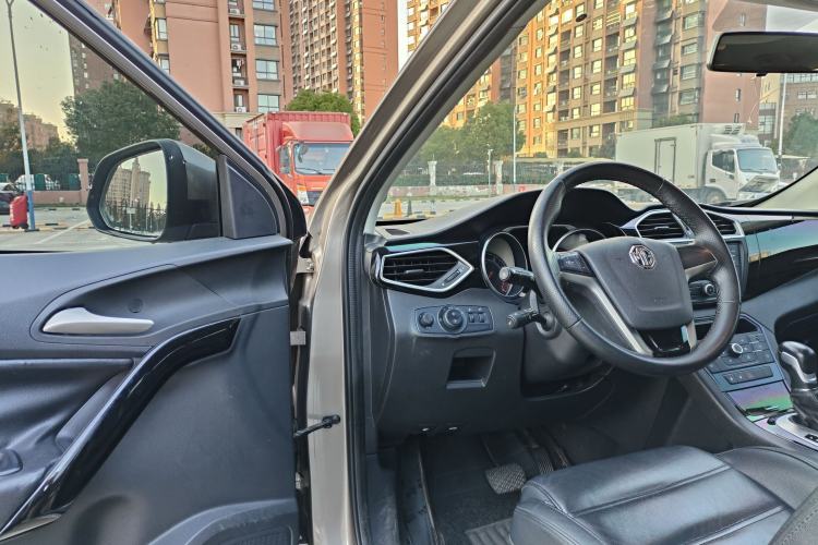 Used MG GS 2015 2.0TGI TST Luxury Edition Interior 2