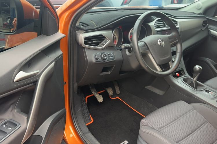Used MG GS 2015 1.5TGI Manual Elite Edition Interior 2