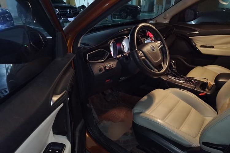 Used MG GS 2015 2.0TGI TST Luxury Edition Interior 3
