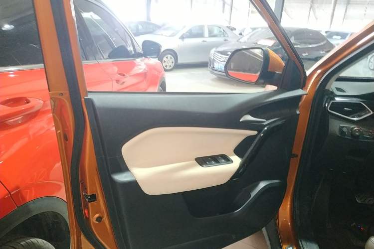 Used MG GS 2015 2.0TGI TST Four-Wheel Drive Flagship Edition Left Front Door Interior