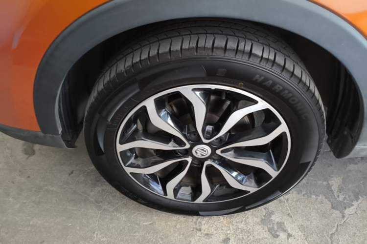 Used MG GS 2015 1.5TGI TST Luxury Edition Left Front Wheel Hub