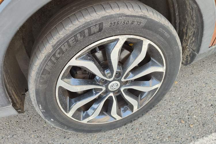 Used MG GS 2015 1.5TGI TST Luxury Edition Left Front Wheel Hub