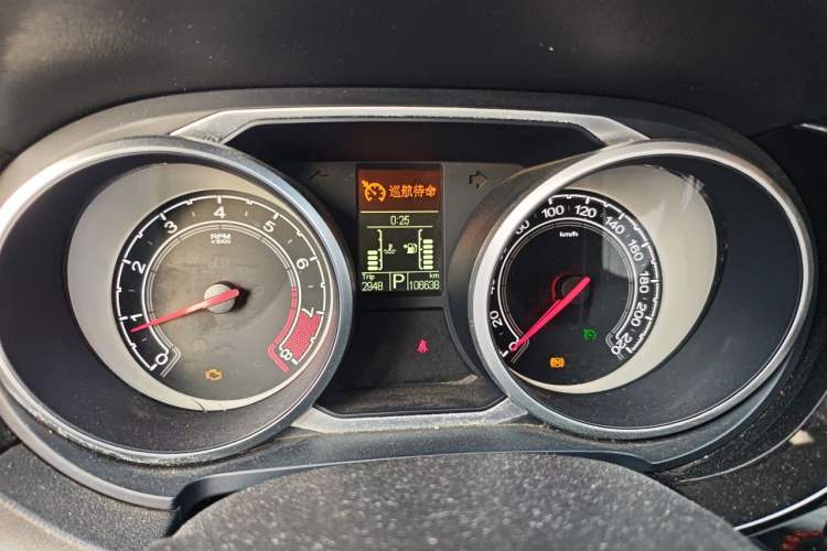 Used MG GS 2015 2.0TGI TST Luxury Edition Odometer Close Up