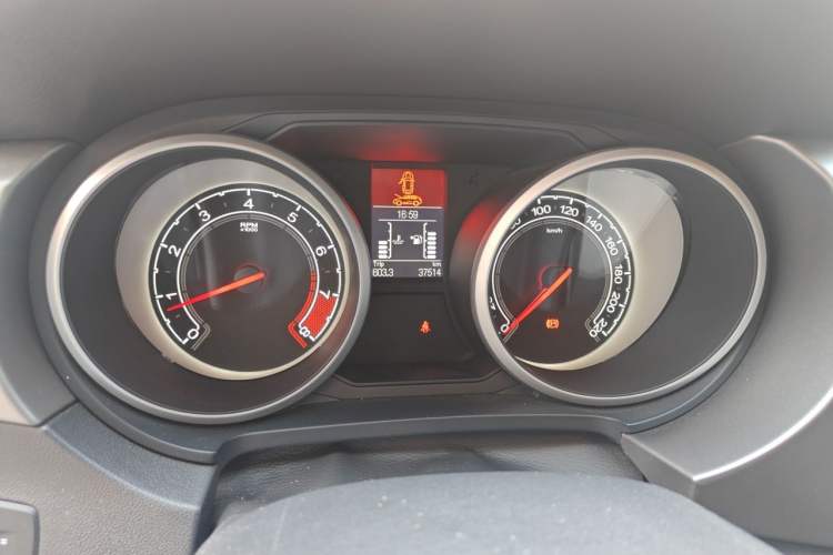 Used MG GS 2015 1.5TGI Manual Elite Edition Odometer Close Up