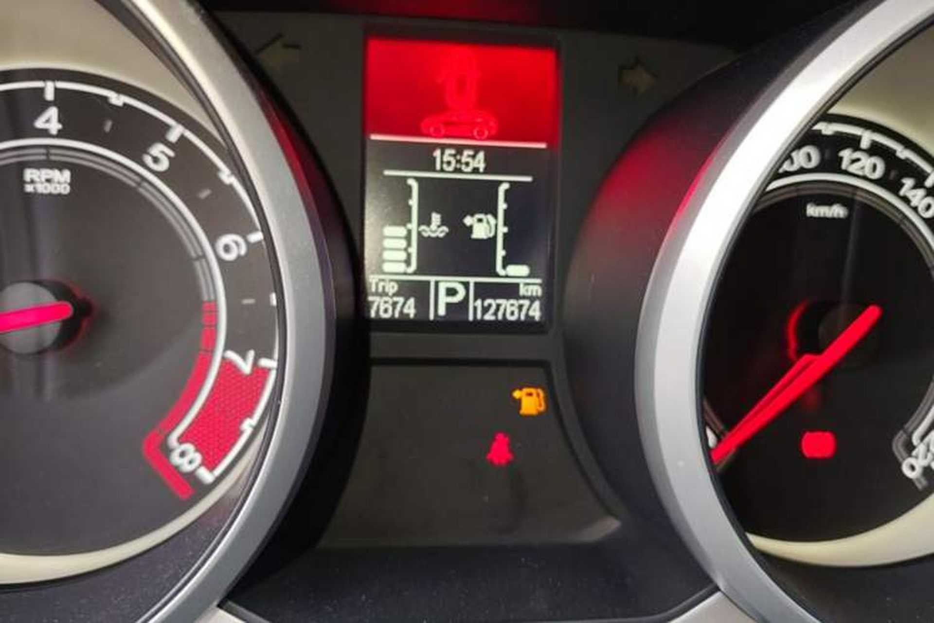 Used MG GS 2015 1.5TGI TST Luxury Edition Odometer Close Up