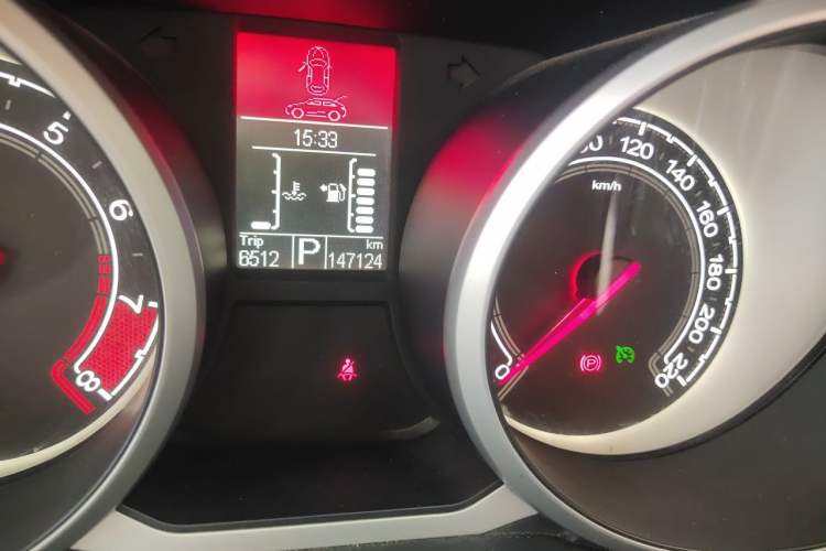 Used MG GS 2015 1.5TGI TST Luxury Edition Odometer Close Up