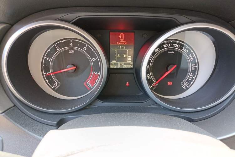 Used MG GS 2015 1.5TGI TST Elite Edition Odometer Close Up