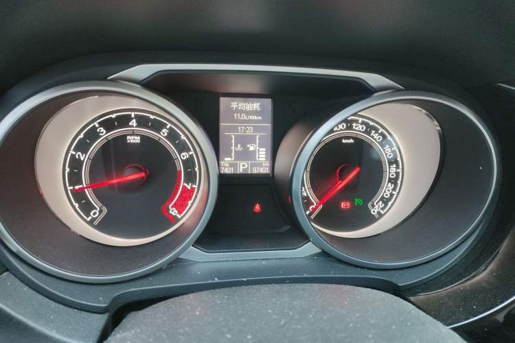 Used MG GS 2015 2.0TGI TST Luxury Edition Odometer Close Up