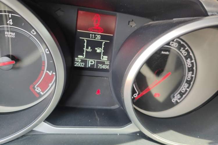 Used MG GS 2015 2.0TGI TST Four-Wheel Drive Flagship Edition Odometer Close Up