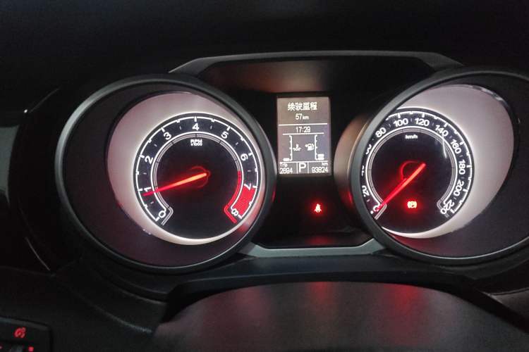 Used MG GS 2015 1.5TGI TST Luxury Edition Odometer Close Up