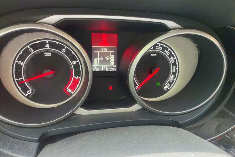 Used MG GS 2015 1.5TGI TST Luxury Edition Odometer Close Up