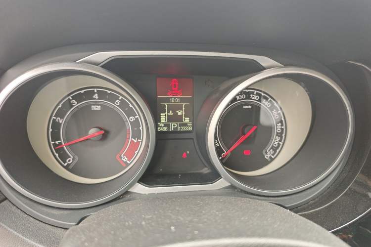 Used MG GS 2015 1.5TGI TST Luxury Edition Odometer Close Up