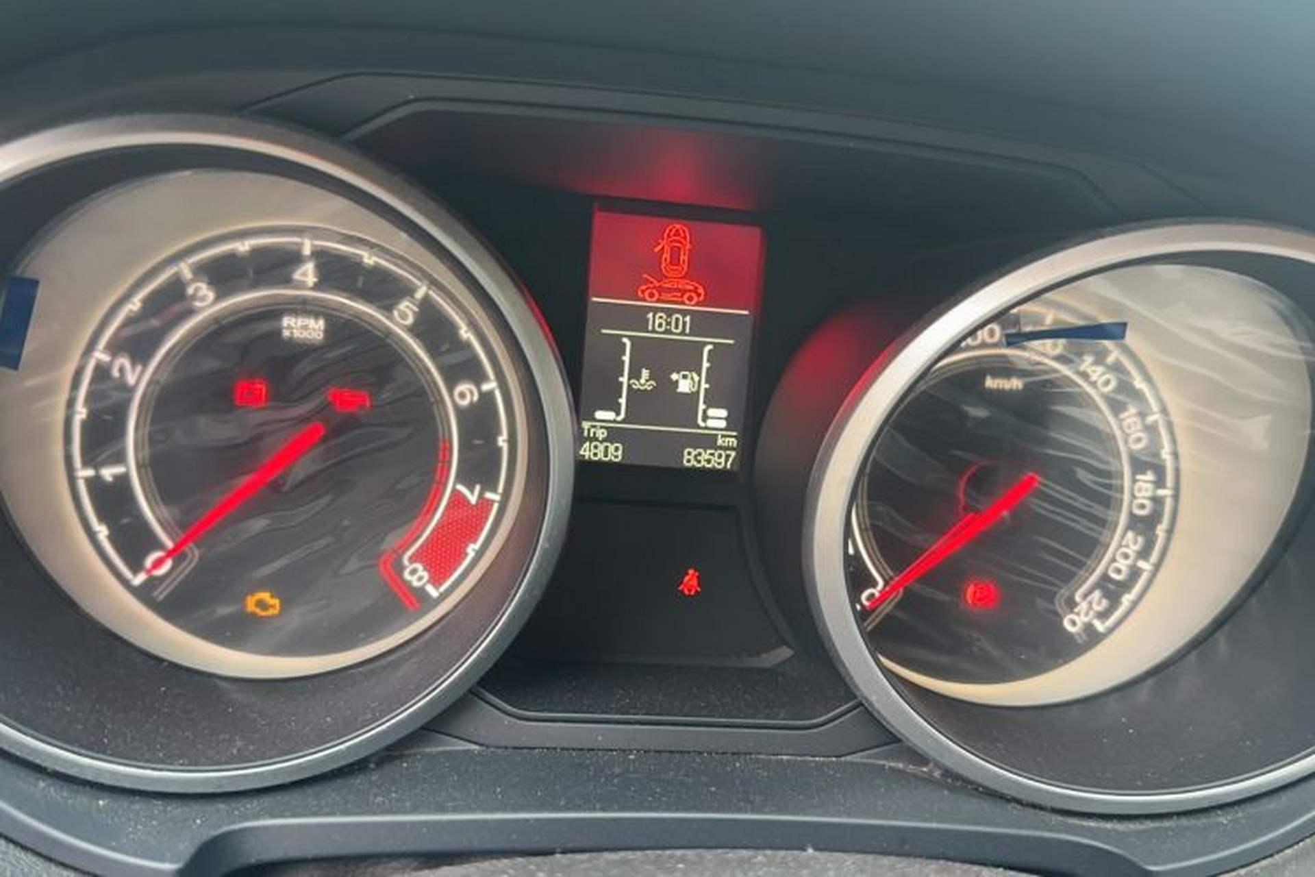 Used MG GS 2015 1.5TGI Manual Elite Edition Odometer Close Up