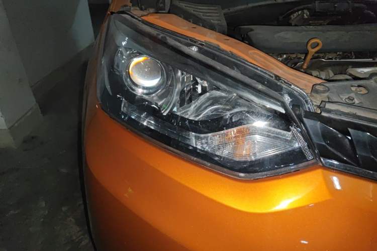Used MG GS 2015 2.0TGI TST Luxury Edition Right Front Headlight