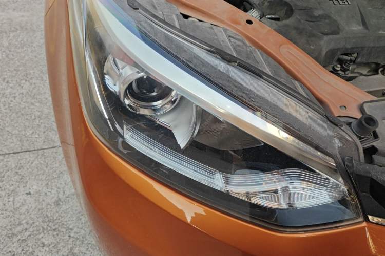 Used MG GS 2015 1.5TGI TST Four-Wheel Drive Luxury Edition Right Front Headlight