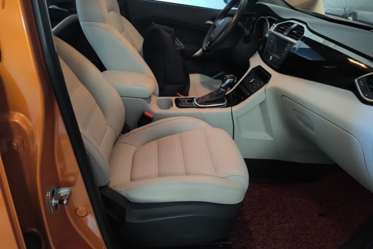 Used MG GS 2015 1.5TGI TST Luxury Edition Right Front Seat