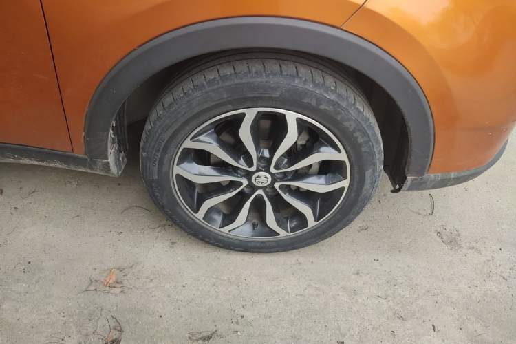 Used MG GS 2015 1.5TGI TST Luxury Edition Right Front Wheel Hub