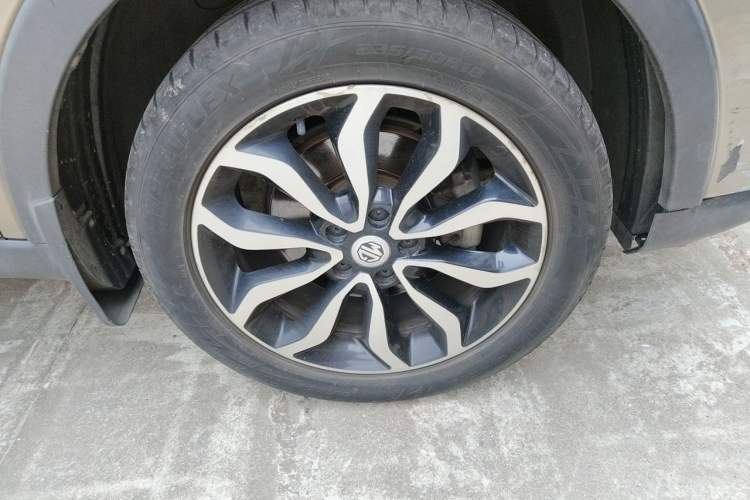Used MG GS 2015 1.5TGI TST Luxury Edition Right Front Wheel Hub