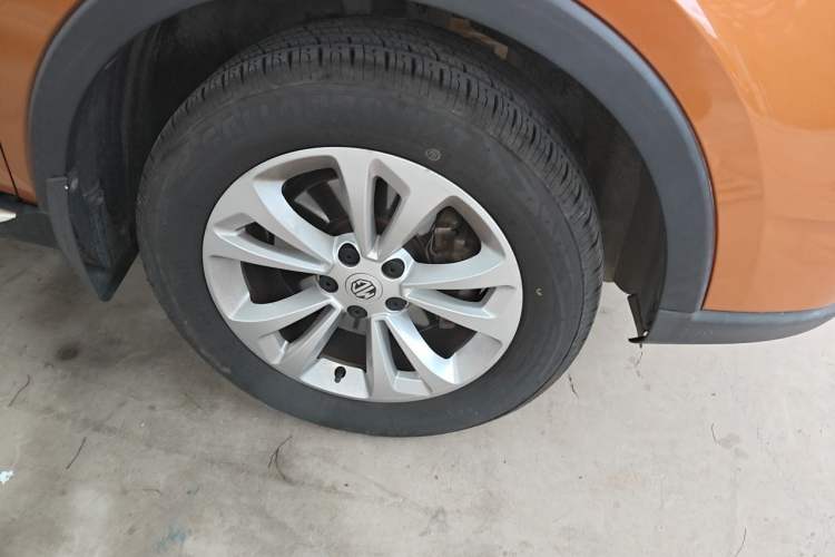 Used MG GS 2015 1.5TGI Manual Elite Edition Right Front Wheel Hub