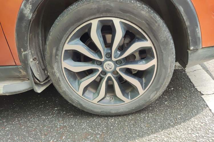 Used MG GS 2015 1.5TGI TST Luxury Edition Right Front Wheel Hub