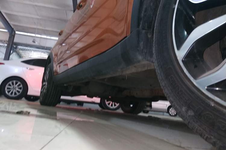 Used MG GS 2015 2.0TGI TST Four-Wheel Drive Flagship Edition Right Side Sill