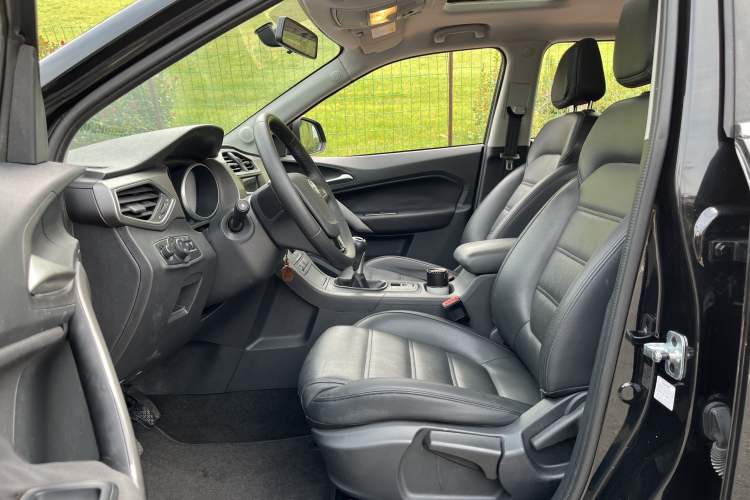 Used MG GS 2016 1.5TGI Manual Value Edition Interior 3