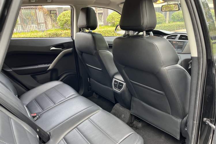 Used MG GS 2016 1.5TGI Manual Value Edition Interior 8
