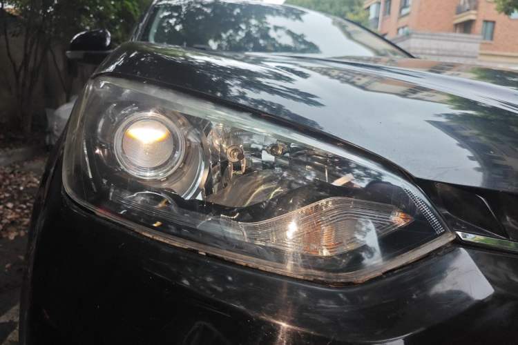 Used MG GS 2016 1.5TGI TST Elite Edition Right Front Headlight