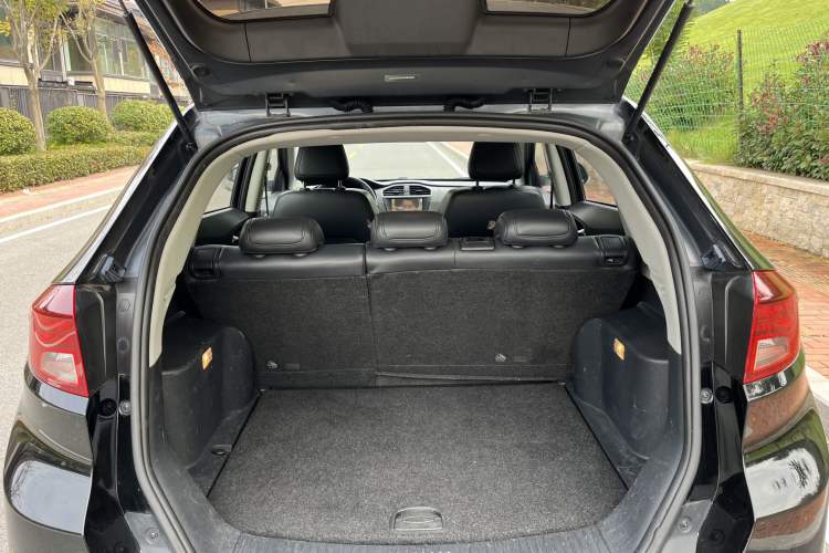 Used MG GS 2016 1.5TGI Manual Value Edition Trunk