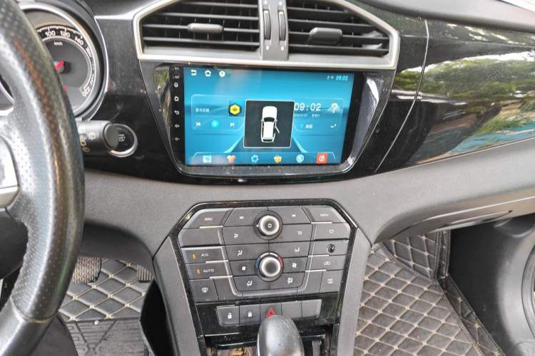 Used MG GS 2016 1.5TGI TST Luxury Edition Audio And AC Panel