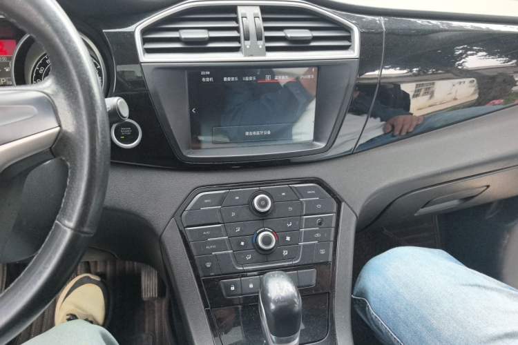 Used MG GS 2016 1.5TGI TST Luxury Edition Audio And AC Panel