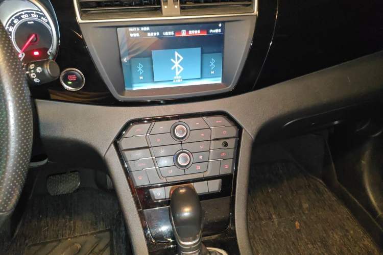 Used MG GS 2016 1.5TGI TST Luxury Edition Audio And AC Panel