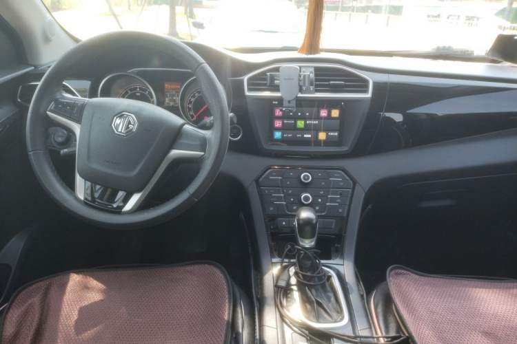 Used MG GS 2016 1.5TGI TST Luxury Edition Center Console