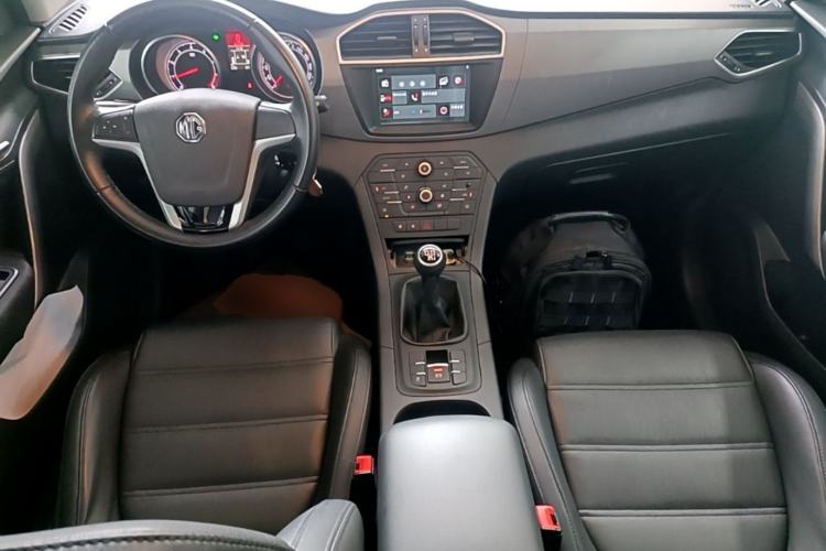 Used MG GS 2016 1.5TGI Manual Value Edition Center Console