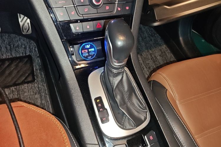 Used MG GS 2016 2.0TGI TST Four-Wheel Drive Flagship Edition Gear Lever