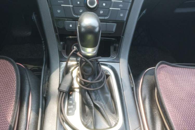 Used MG GS 2016 1.5TGI TST Luxury Edition Gear Lever