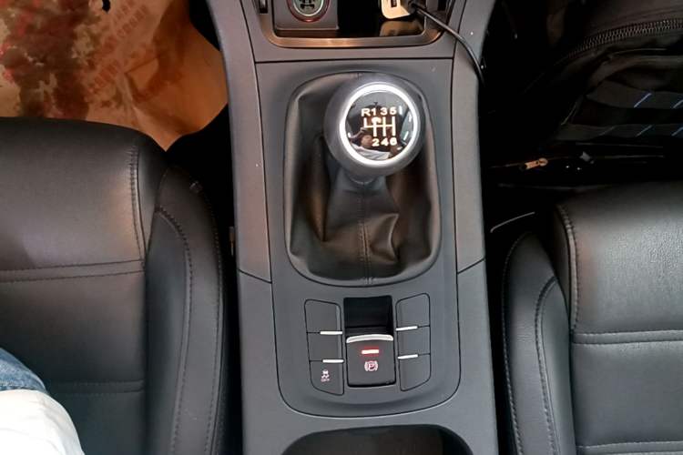Used MG GS 2016 1.5TGI Manual Value Edition Gear Lever