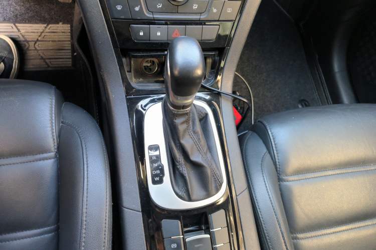 Used MG GS 2016 1.5T TST inkaNet Luxury Edition Gear Lever