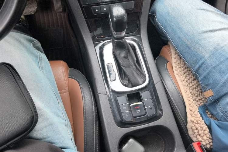 Used MG GS 2016 1.5TGI TST Luxury Edition Gear Lever