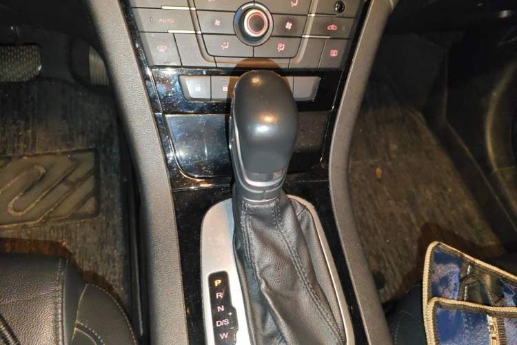 Used MG GS 2016 1.5TGI TST Luxury Edition Gear Lever