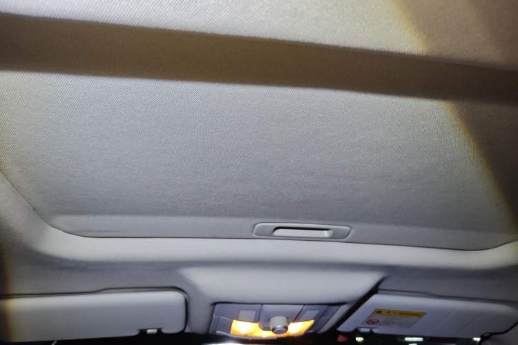 Used MG GS 2016 1.5TGI TST Luxury Edition Headliner