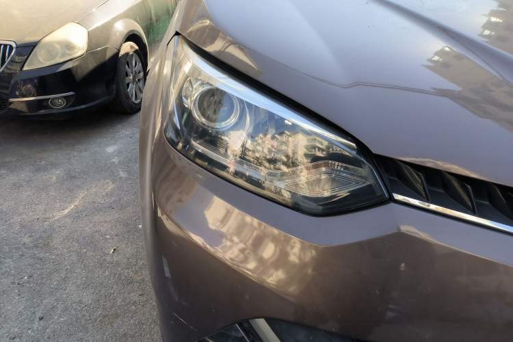 Used MG GS 2016 1.5T TST inkaNet Luxury Edition Right Front Headlight