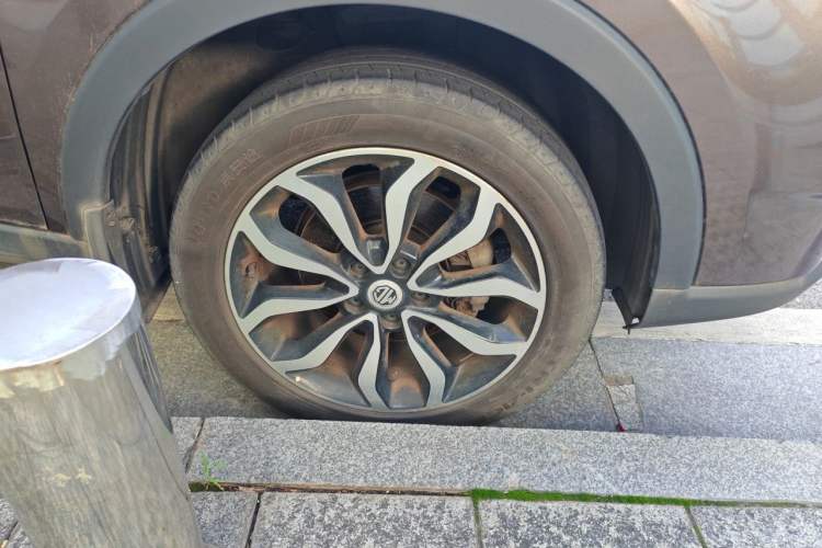 Used MG GS 2016 1.5TGI TST Luxury Edition Right Front Wheel Hub
